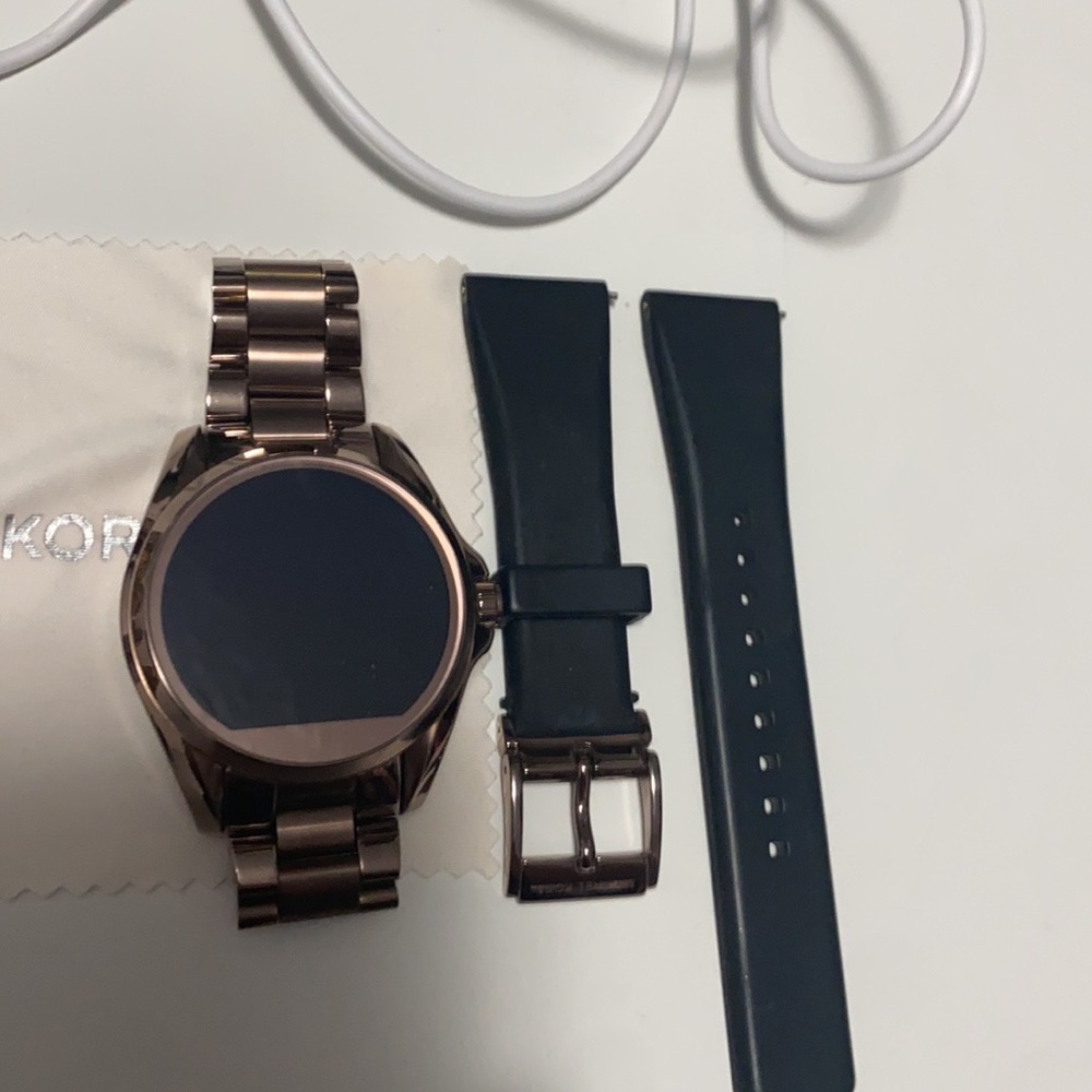 MK Smart Watch - Bradshaw